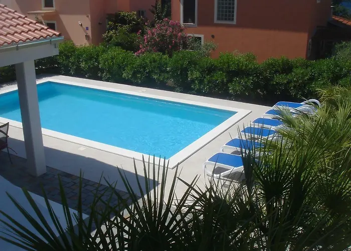 Laurus Apartman Kozino